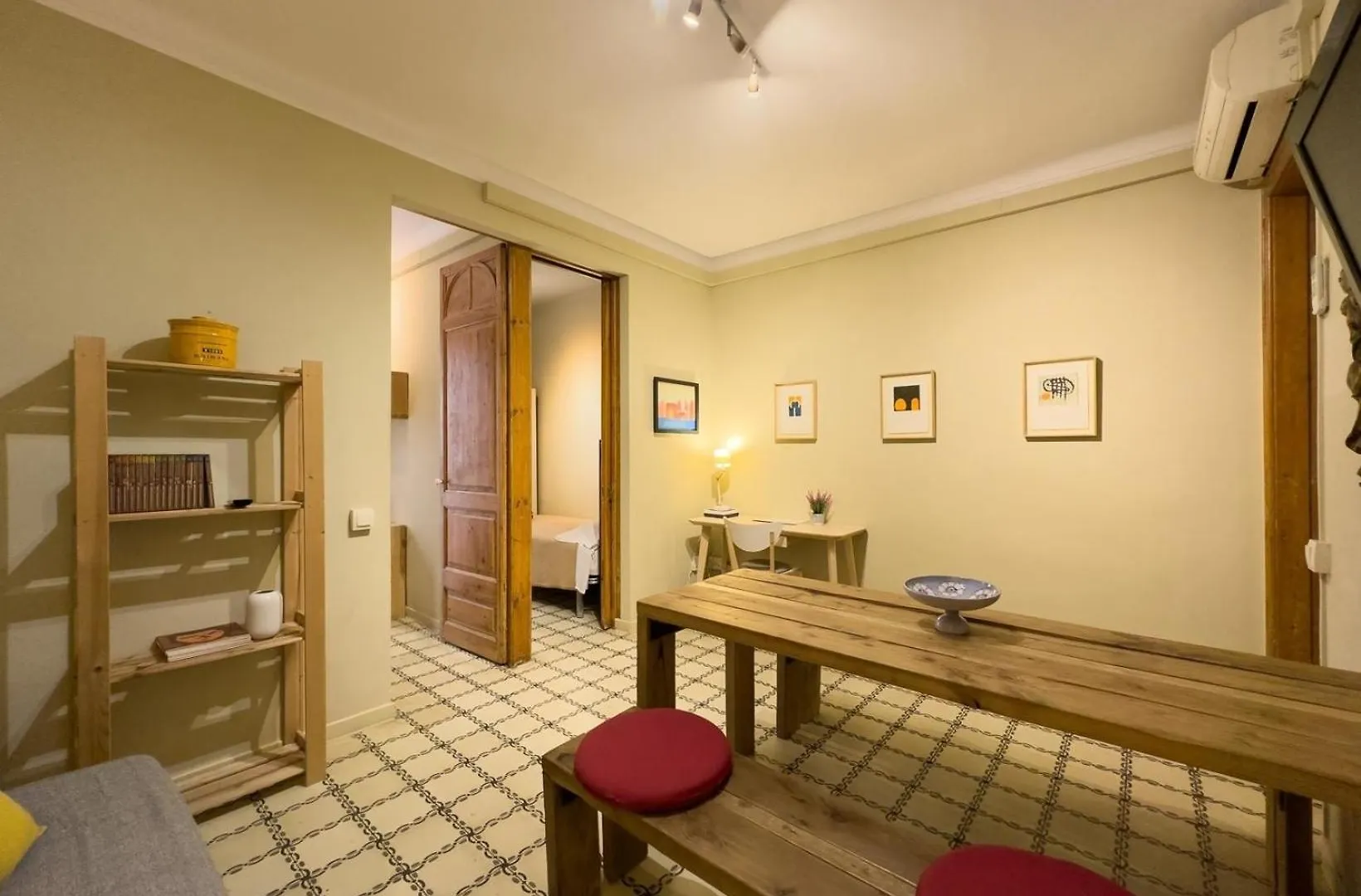 Apartment Ferienwohnung Fuer 3 Personen Ca 65 Qm In Barcelona-Gracia, Costa Brava Costa Del Maresme Spain