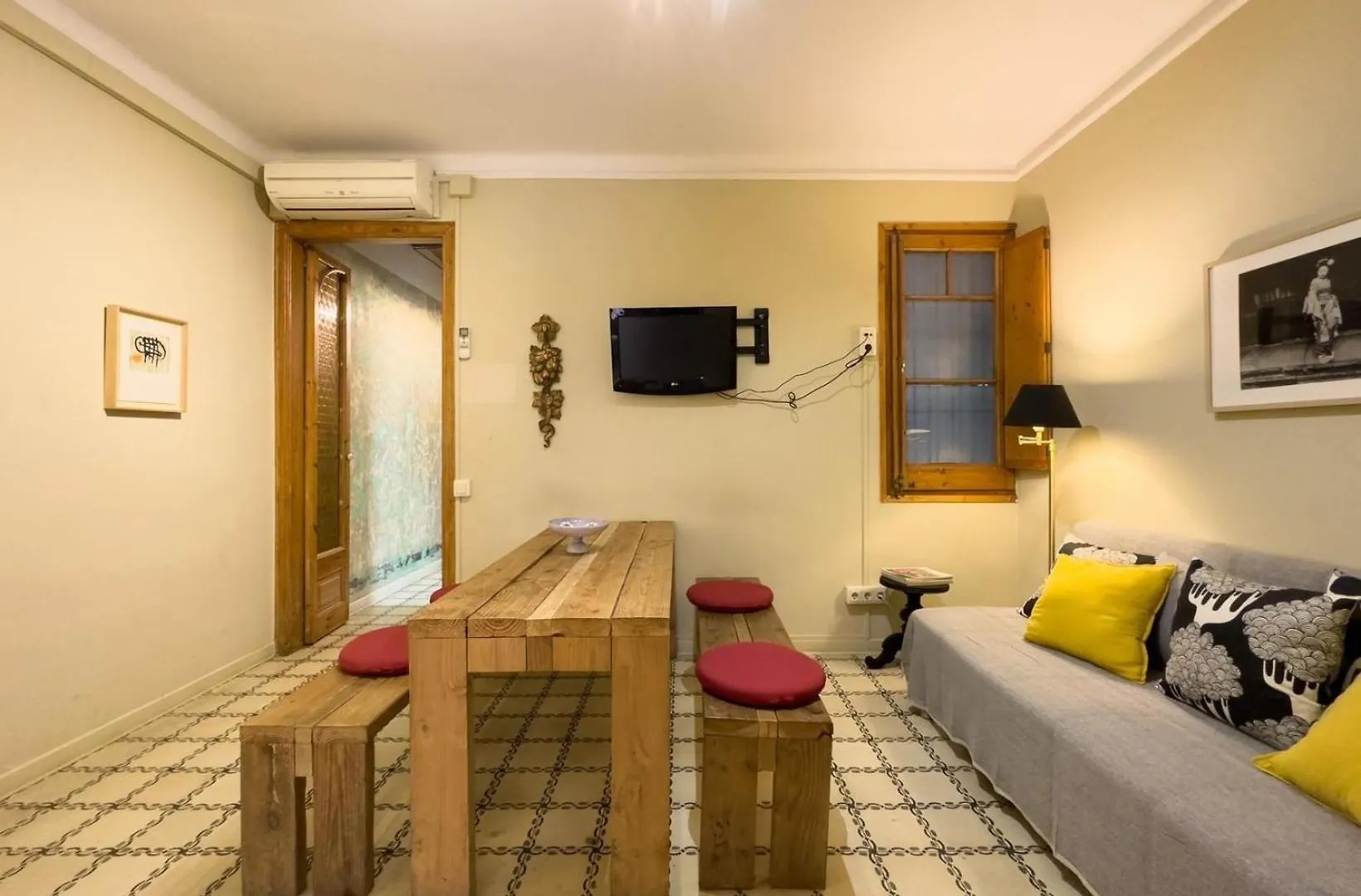 Ferienwohnung Fuer 3 Personen Ca 65 Qm In Barcelona-Gracia, Costa Brava Costa Del Maresme Spain