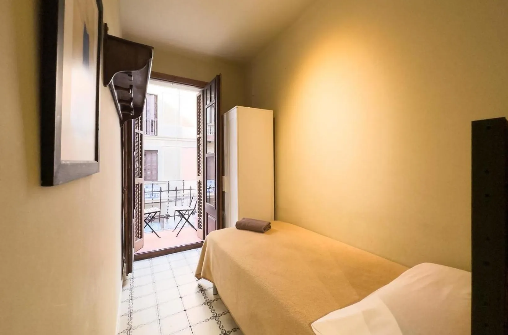 Apartment Ferienwohnung Fuer 3 Personen Ca 65 Qm In Barcelona-Gracia, Costa Brava Costa Del Maresme Spain